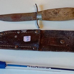 Cuchillo de Caza Erik Frost Mora Suecia con Vaina de Cuero - imagen 1