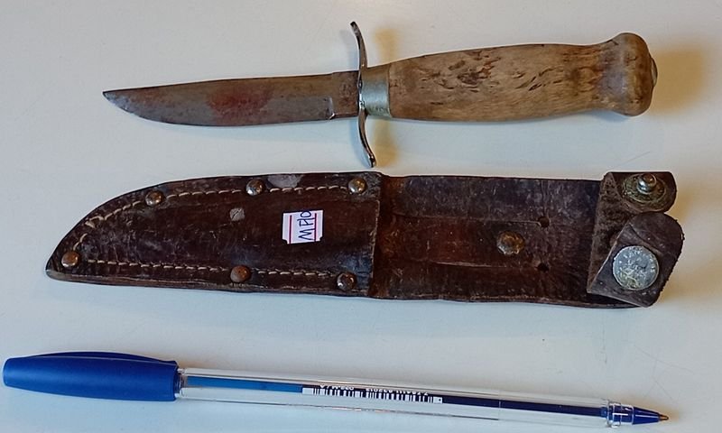 Cuchillo de Caza Erik Frost Mora Suecia con Vaina de Cuero