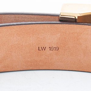 Cinturón Louis Vuitton de Cuero Marrón con Hebilla Dorada - Lote…