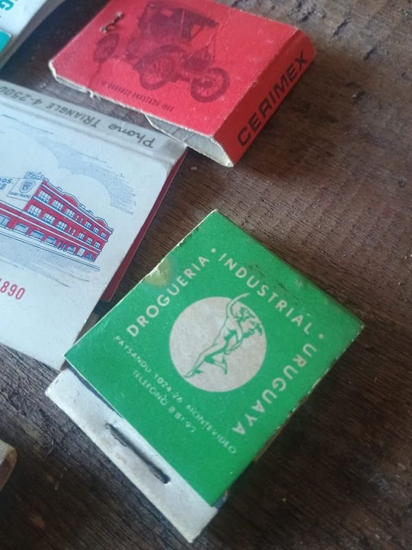 Colección de cajas y libros en buen estado - imagen 3