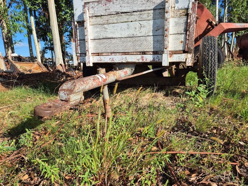 Trailer de Madera con Estructura de Metal para Transporte de Fitosanitarios - imagen 3