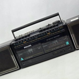 Lote siguiente: Radio Grabador Philips con Doble Cassette y Ecualizador Gráfico