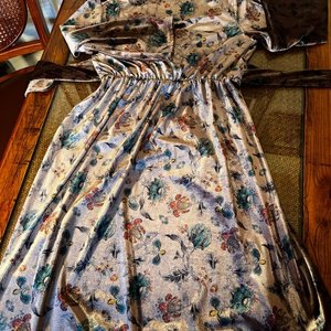 Vestido de Jersey con Escote en V y Estampado Floral - imagen 4