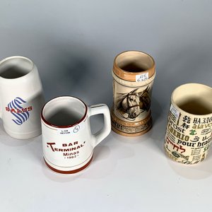 Lote de 4 jarras de cerámica para cerveza con decoraciones temáticas - imagen 3