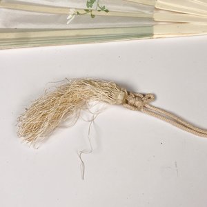 Abanico de Marfil y Seda con Decoración Floral y Abaniquera - imagen 3
