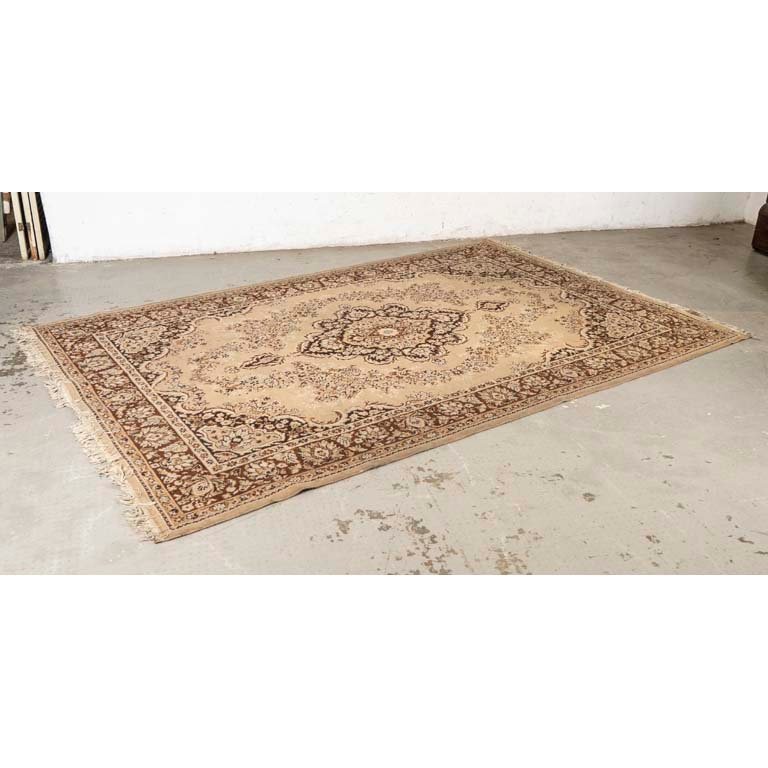 Lote anterior: Alfombra acrílica marrón y beige para decorar