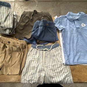 Lote siguiente: Lote de Ropa Infantil: Shorts y Remeras sin Marca