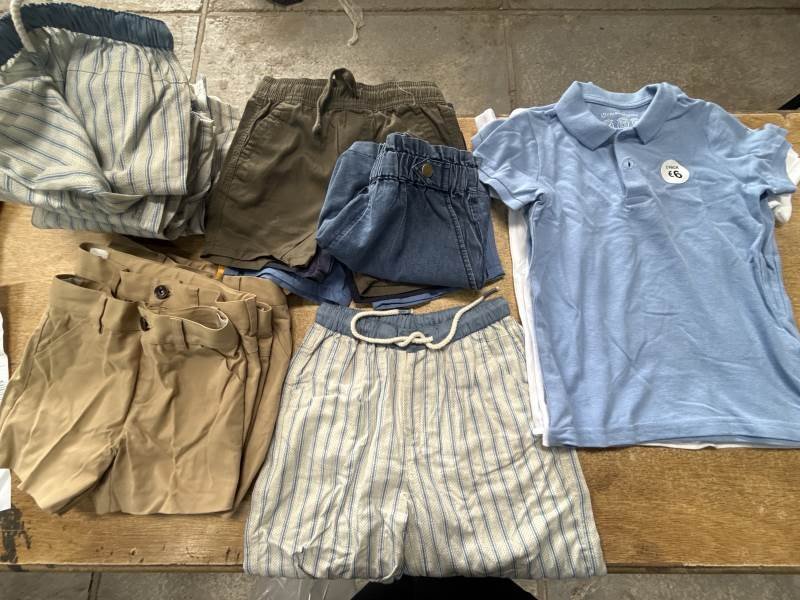 Lote de Ropa Infantil: Shorts y Remeras sin Marca