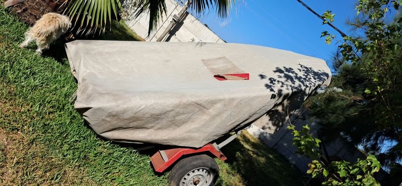 Lancha Pescadora Casco Casarino de Fibra de Vidrio con Trailer