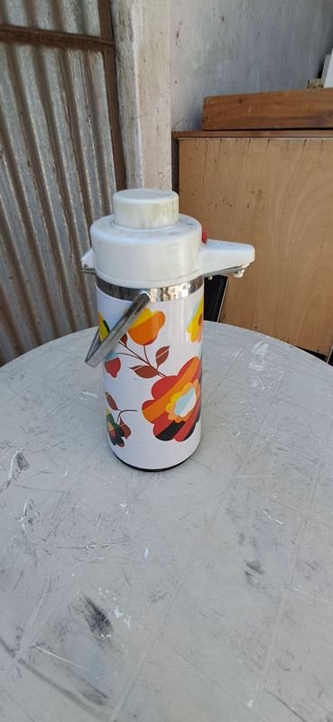 Termo de 2 L - Botella de termo con capacidad de 2 litros - imagen 1