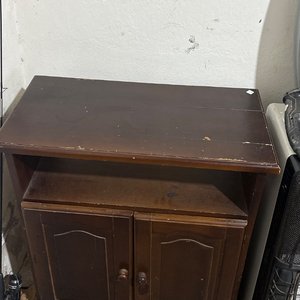 Lote anterior: Rack de Madera Oscura con Puertas