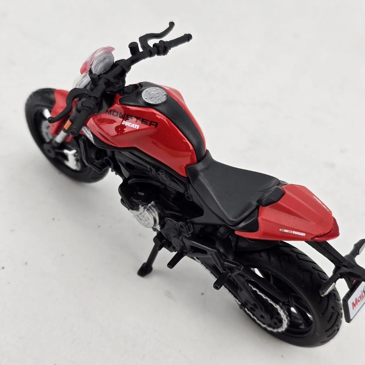 Ducati Monster 1:18 Escala - imagen 3