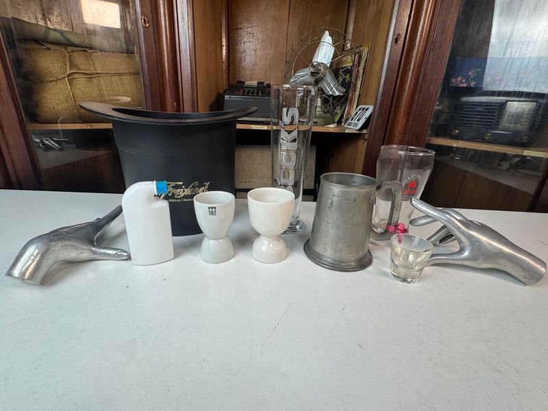 Lote anterior: Vajilla de Cerámica y Peltre con Accesorios para Cerveza