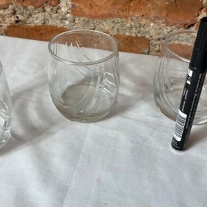 Juego de 4 Vasos para Whisky con Diseño Ondulado - imagen 4