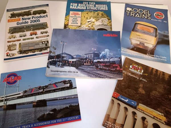 Colección de revistas y catálogos sobre ferromodelismo - imagen 3