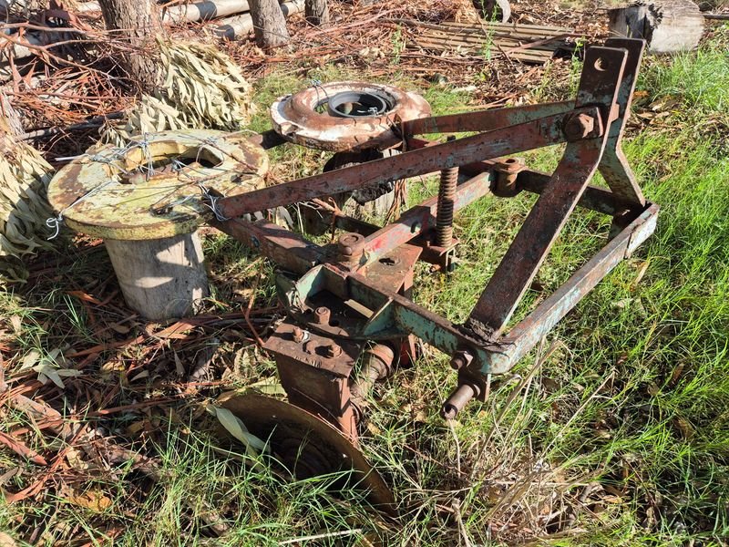 Implemento Agrícola Ensurcador con Tiro para 3 Puntos y 2 Pesas - imagen 8