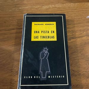 Lote de 3 Libros de Misterio: Los Malditos, La Bella y la Muerte, Una Pista en las Tinieblas - imagen 3