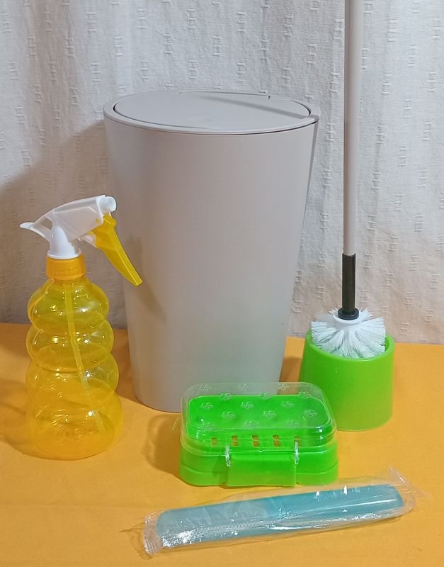 Conjunto de limpieza con papelera y accesorios