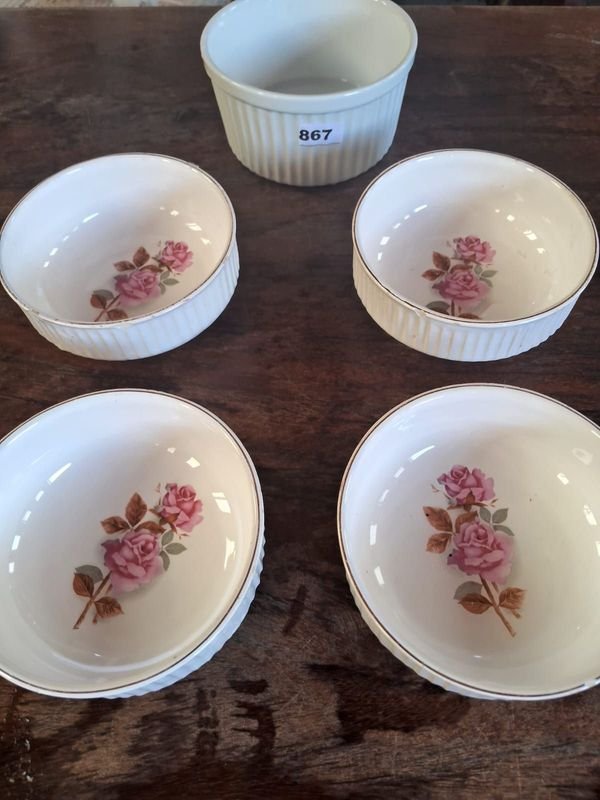 Lote anterior: Lotes de platos cerámicos con diseño floral
