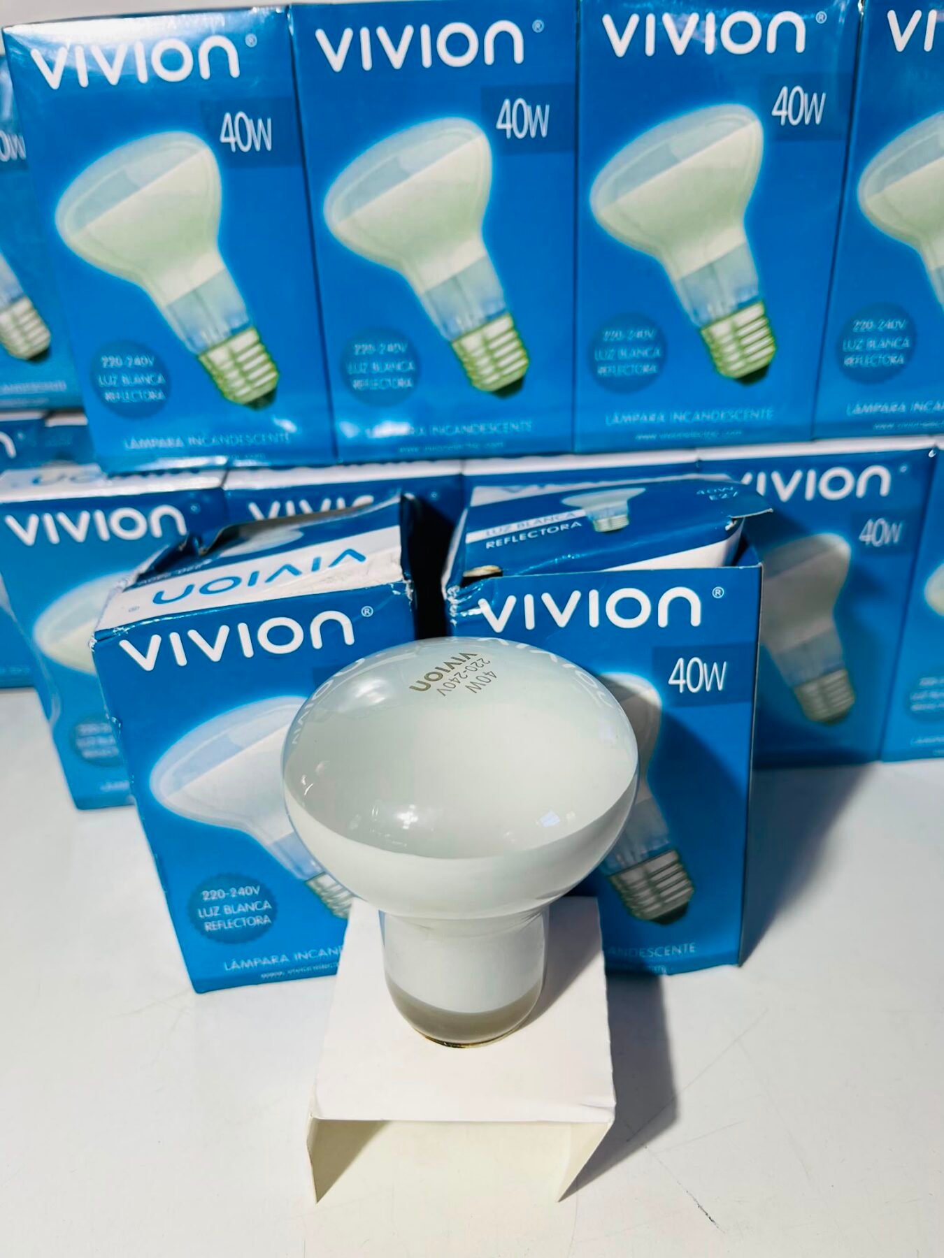 Lámparas LED Vivion AR111 Luz Cálida 11W