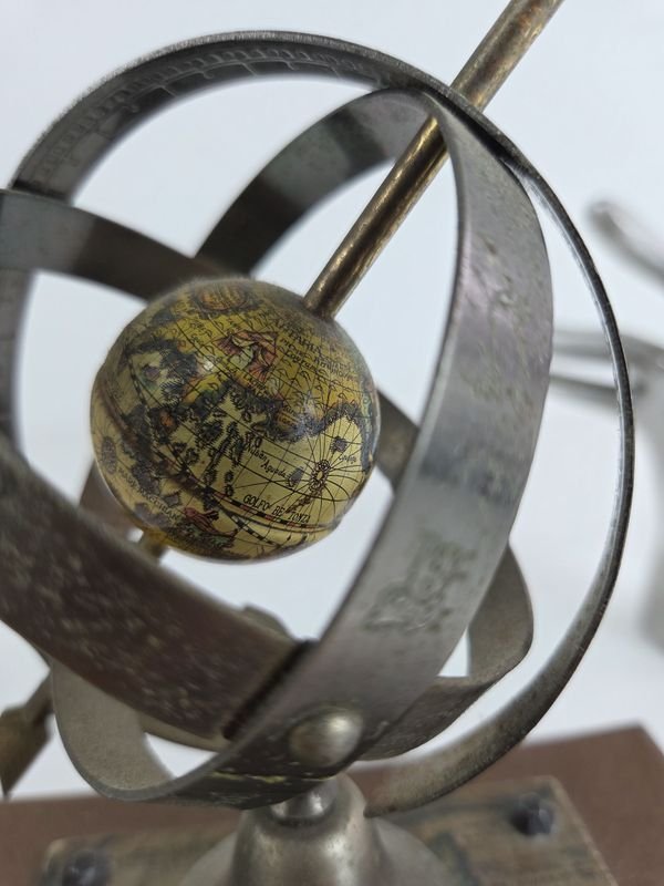 Radio Vintage con Esfera Armilaria - imagen 3