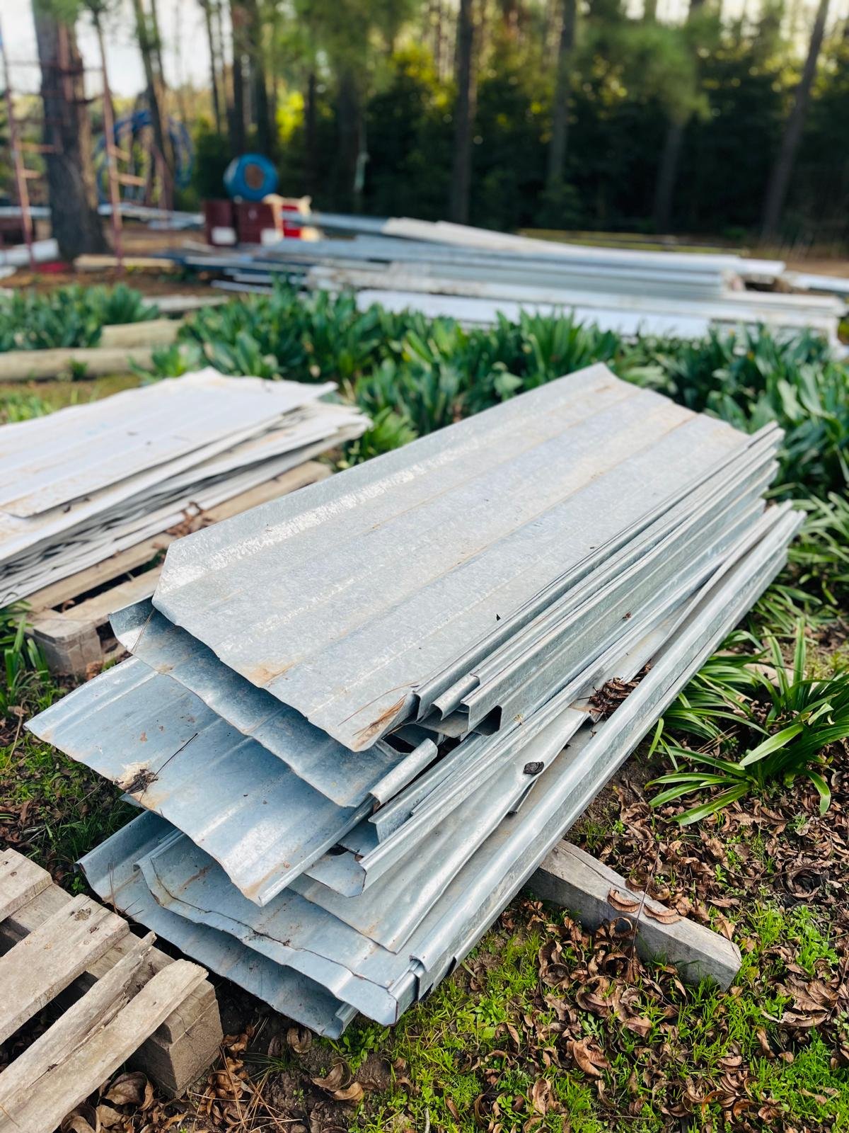 Lote de 24 Recortes de Chapa Galvanizada para Techo