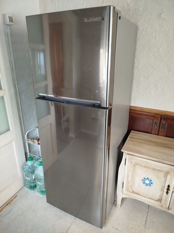 Lote siguiente: Heladera James Frío seco - Electrodomésticos