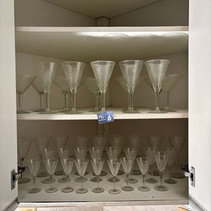 Juego de 38 Copas de Cristal Tallado - imagen 1