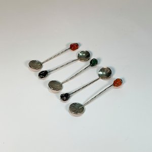Lote anterior: Juego de 5 Cucharitas con Monedas de 2 Pesos Uruguayos y Piedras de Colores