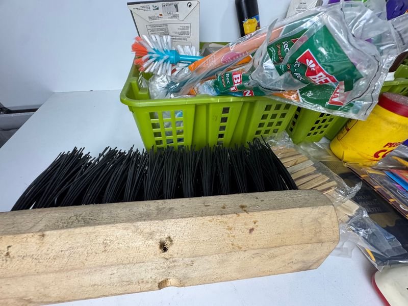 Gran lote de accesorios para el hogar y la limpieza - imagen 8