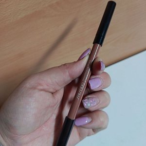 Delineador de Labios y Trío de Sombras Shiseido - imagen 2