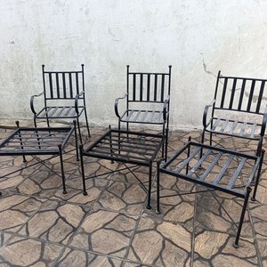 Lote anterior: Conjunto de Sillones y Mesas Auxiliares de Hierro Negro