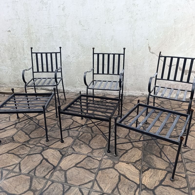 Conjunto de Sillones y Mesas Auxiliares de Hierro Negro