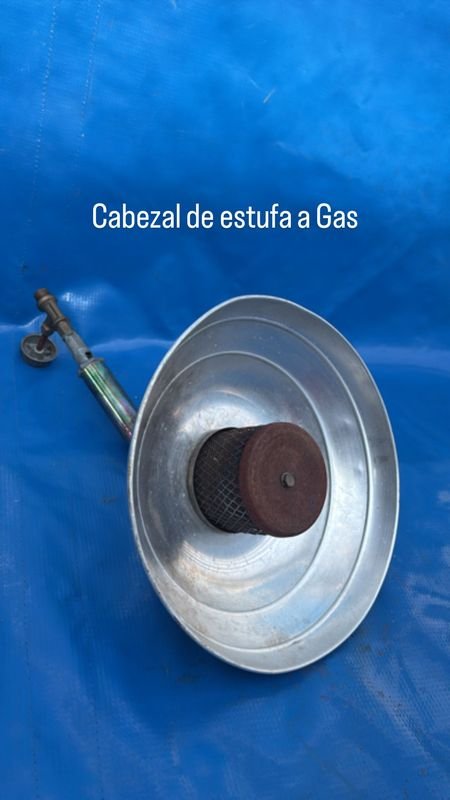 Lote anterior: Cabezal de estufa a gas viejo y oxidado