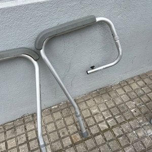 Andador Plegable de Aluminio con Soporte para Water - imagen 6