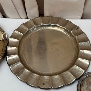 Lote de Bandejas y Platos de Metal Plateado Estilo Antiguo - imagen 5