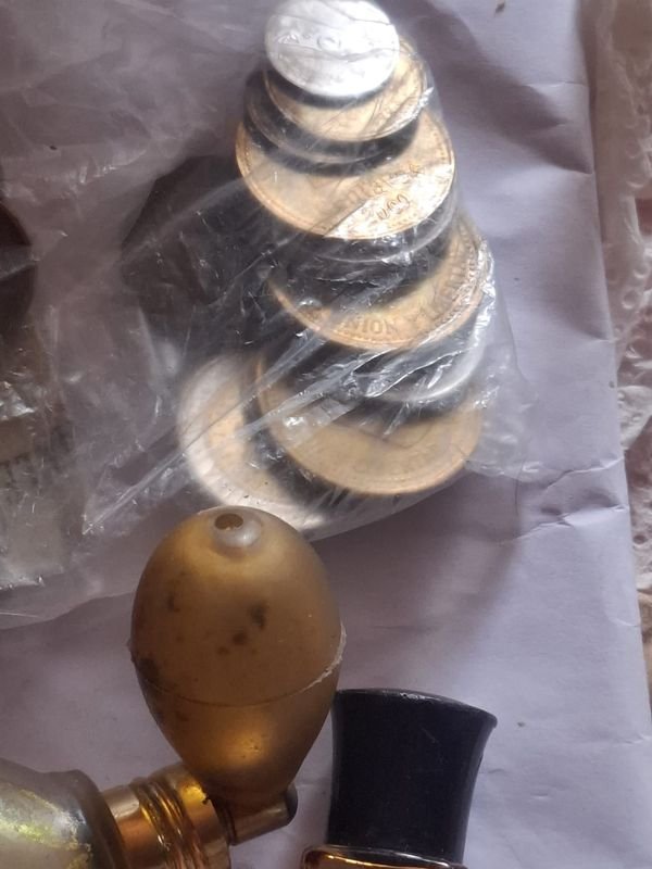 Colección de monedas y objetos - imagen 2