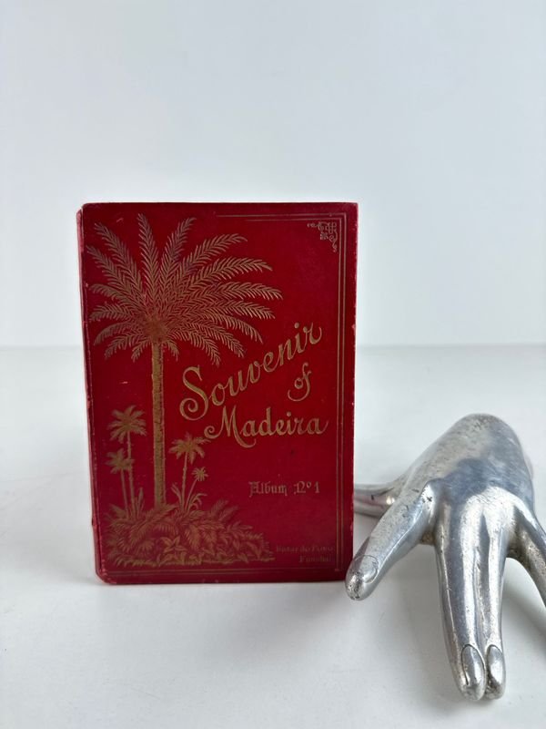 Lote anterior: Álbum de recuerdo y souvenir de Madeira