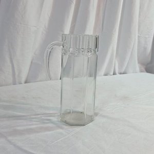 Jarra de Vidrio Transparente con Asa y Diseño Octogonal - imagen 2