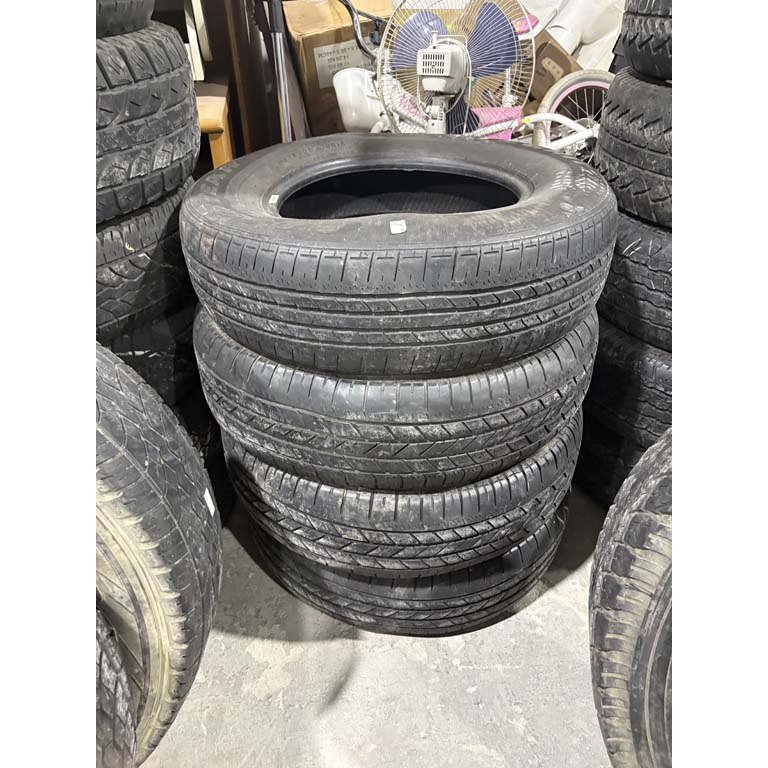 Llantas Goodyear de 4 cubiertas (225-70-16) a la vista