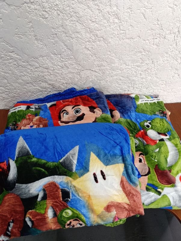 Lote siguiente: Frazadas con diseño Mario Bros para decorar tu hogar