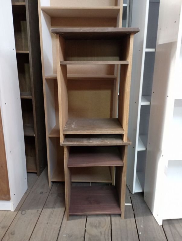 Pares de mesas de luz de madera