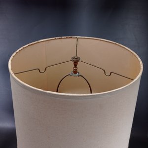 Par de Lámparas de Bronce Calado con Pantallas Incluidas - imagen 4