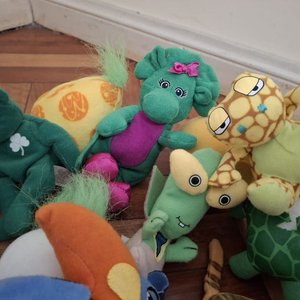 Lote de Peluches y Muñecos Coleccionables de Disney y Personajes Variados - imagen 4