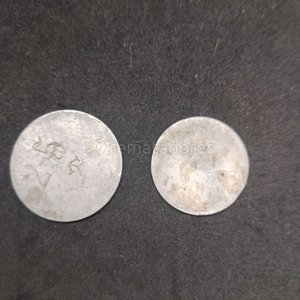 Dos Fichas Metálicas Circulares - imagen 3