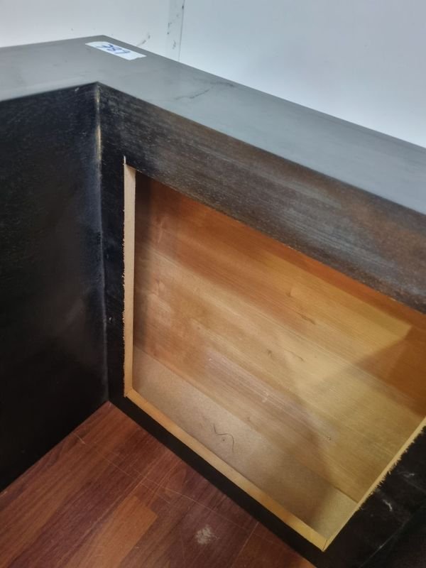 Mesa Rodante Tipo Stand en Madera - imagen 9