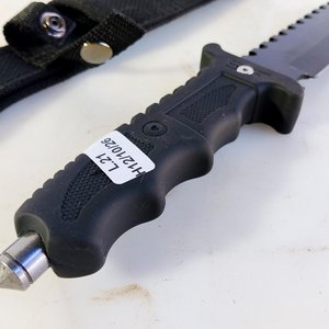Cuchillo de Caza Negro con Funda y Rompevidrios - imagen 2