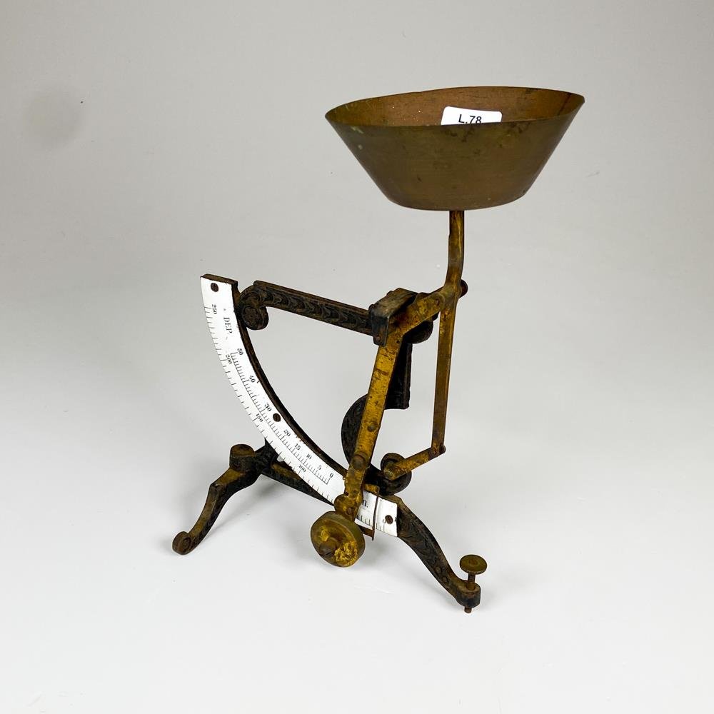 Balanza antigua de cartas ,altura 26 cm