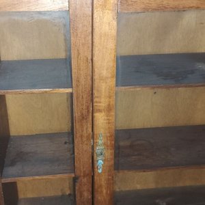 Repisa Aérea de Madera con Dos Puertas y Dos Estantes - imagen 2