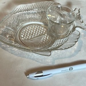 Fuente de Vidrio Prensado con Forma de Pez - imagen 3